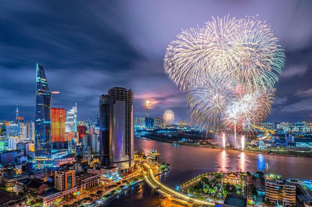 Khách sạn hẻo lánh Saigon Royal Tower