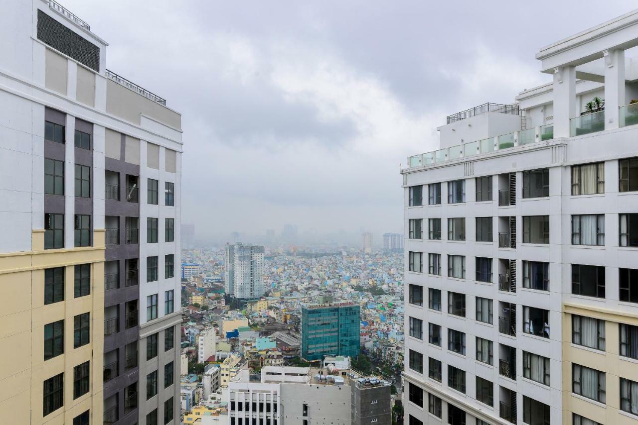 Khách sạn hẻo lánh Saigon Royal Tower *